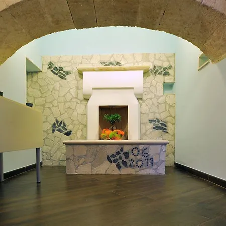 Relais Parallelo 41 2* Вьесте