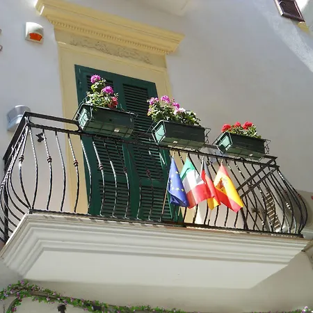 Relais Parallelo 41 2* Вьесте